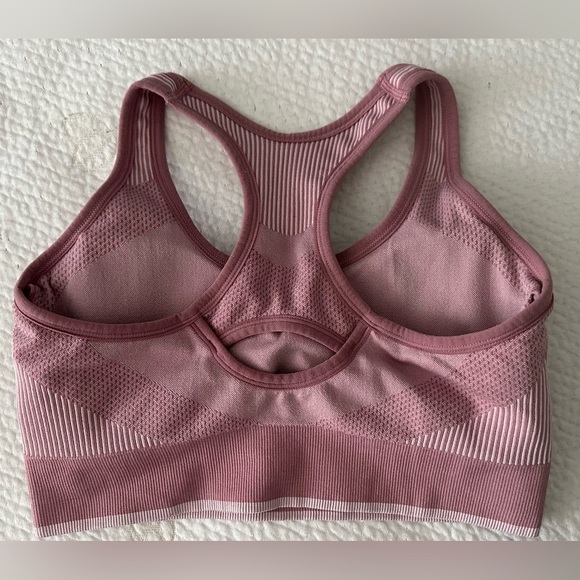 Women’s Puma Sports Bra -Size Small - Picture 2 of 8